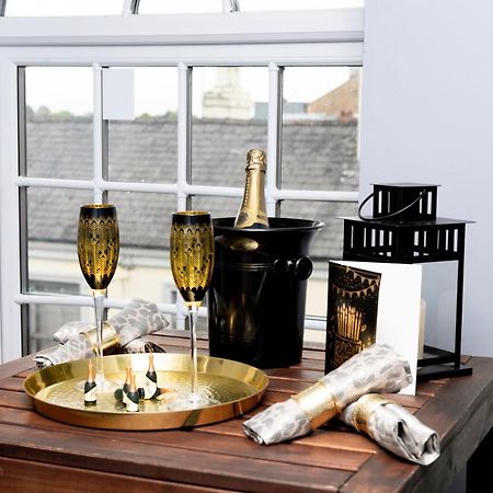 The Penthouse Gathering - Town Centre - Sleeps Up To 16 Wrexham Exteriör bild